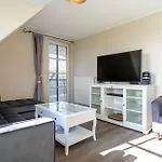 Luxus-haushaelfte-alte-remise-r2 Lejlighed Böhl
