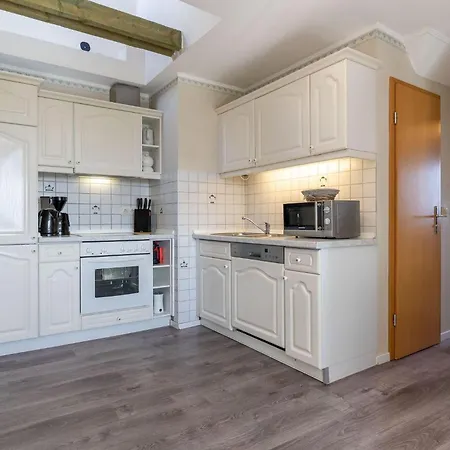 Luxus-haushaelfte-alte-remise-r2 Apartment Sankt Peter-Ording