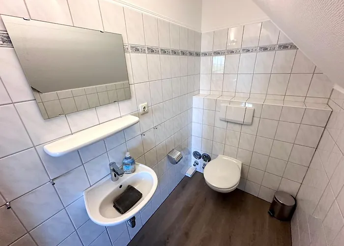 Luxus-haushaelfte-alte-remise-r2 아파트 Böhl